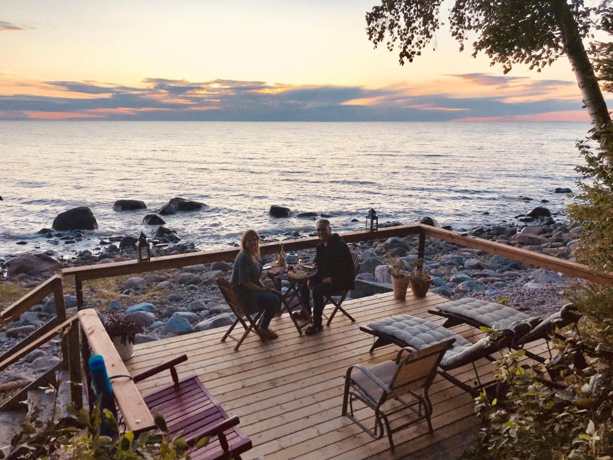 Pebble Springs Bnb Grand Beach Exterior photo
